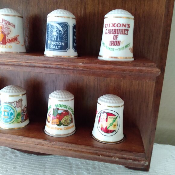 Vintage Thimbles & display shelve, with documentation. - Picture 7 of 16